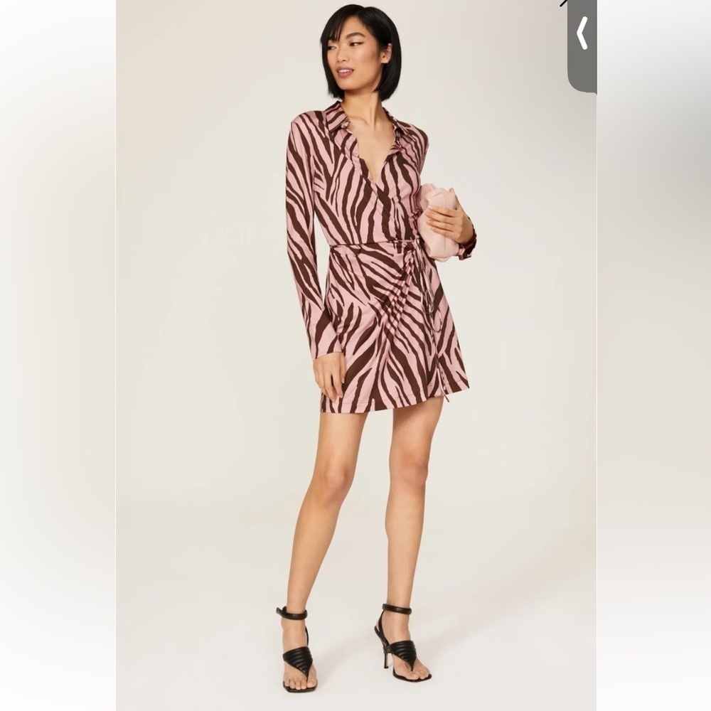 The Andamane REVOLE Jade Mini wrap dress 💗